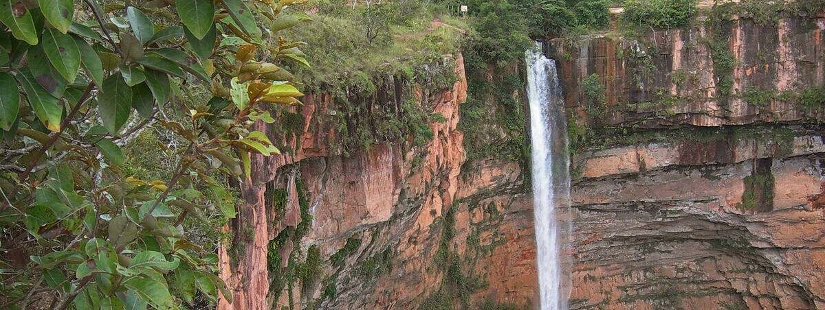 Bridal Veil Falls in native Cerrado grasslands of Chapada dos Guimaraes National Park, Mato Grosso State, Brazil. Photo Credit: © TNC/Marci Eggers